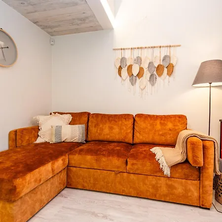 Pajurio Namelis Family House Su Baseinu Паланга